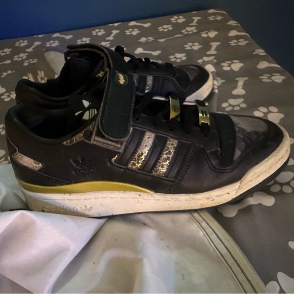Adidas skate shoes - Picture 1 of 5